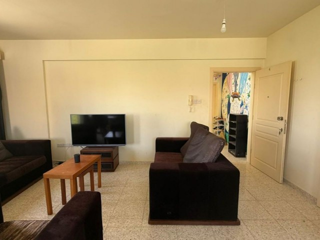 GAU'ye yürüme mesafesinde kiralık 2+1 geniş daire