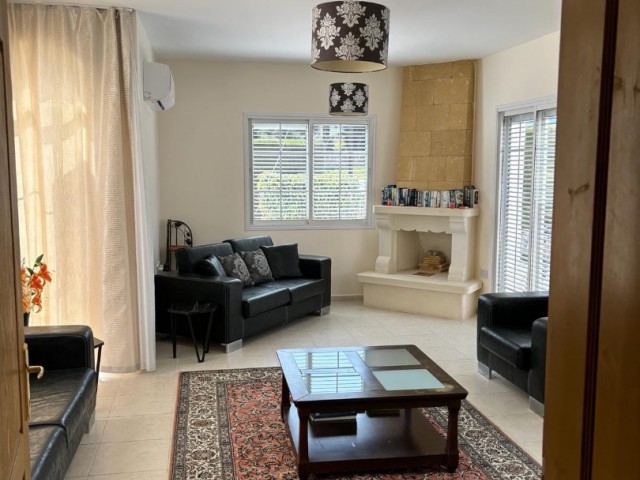 Girne Çatalköy’de günlük kiralık 4 + 1 villa