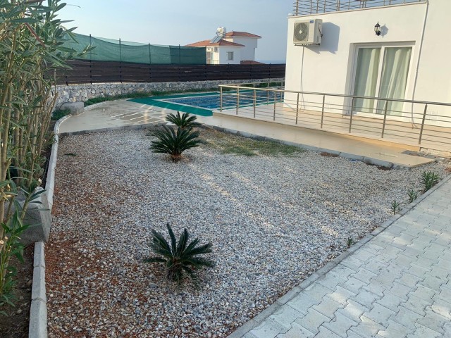 Girne çatalköyde günlük kiralık 3+1 villa