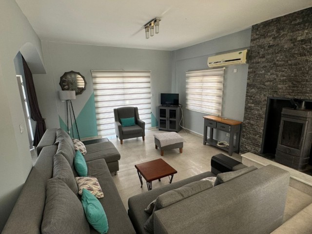 Girne Çatalköy’de günlük kiralık 3 + 1 villa