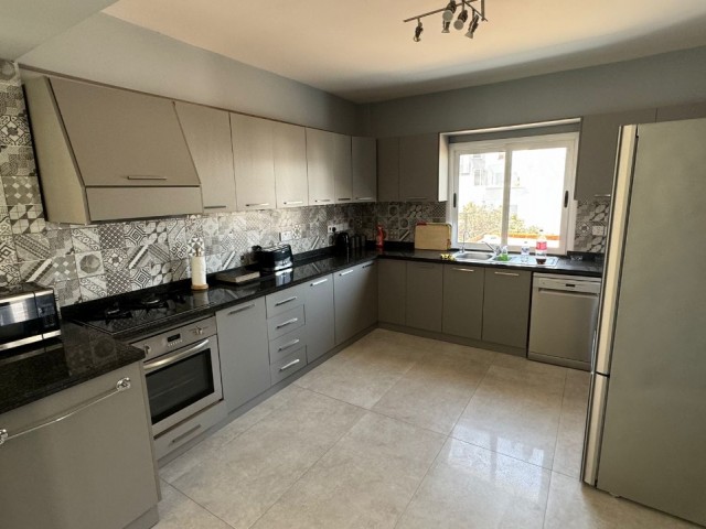 Girne Çatalköy’de günlük kiralık 3 + 1 villa