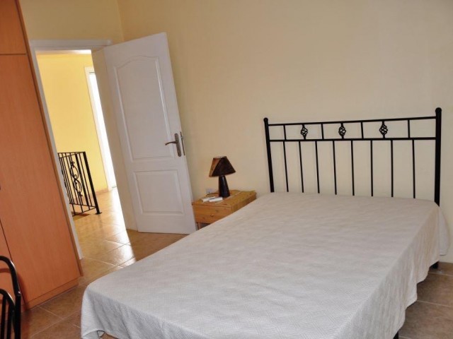 Girne Çatalköy’de günlük kiralık 3 + 1 villa