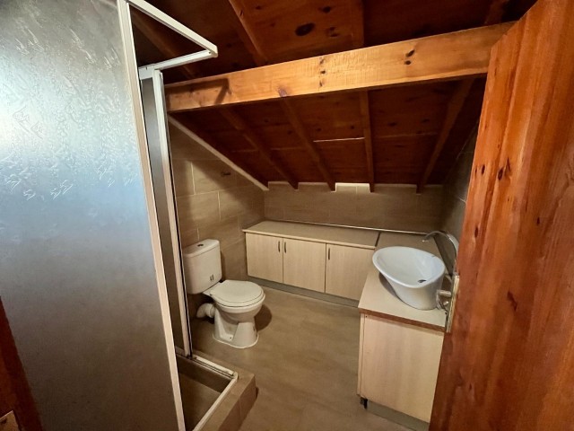 Girne Ozanköyde Kiralık 3 + 1 villa