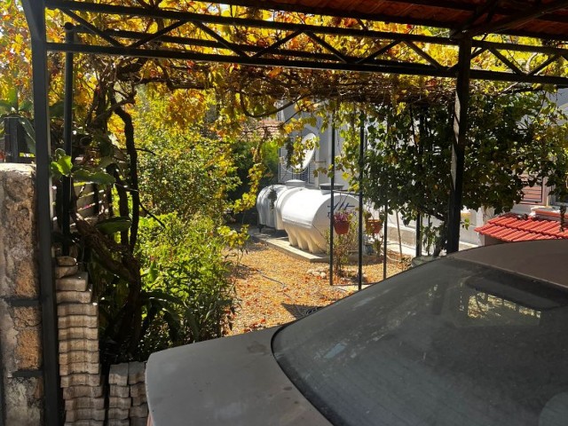 Girne Çatalköy’de kiralık 4 + 1 villa