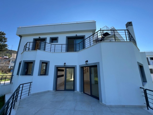 Satılık 4+1 lux villa, Alsancak, Girne. !!!!! TEK YETKİLİ !!!!!!!!