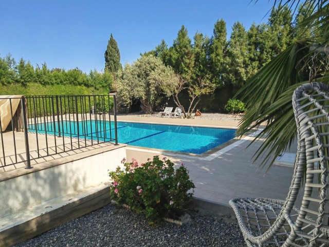 Günlük kiralık 3+1 özel havuzlu villa,Alsancak, Girne. Merit otellere ve denize yürüme mesafesinde