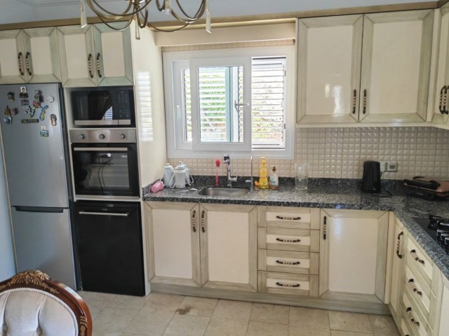 Günlük kiralık 3+1 özel havuzlu villa,Alsancak, Girne. Merit otellere ve denize yürüme mesafesinde