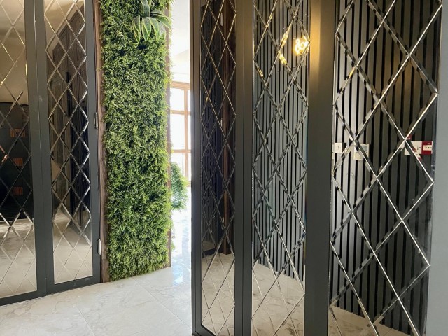 Lefkoşa’da merkezi konumda, business tower, resepsiyonlu, özel güvenlikli ve ÖZEL HAVUZLU kiralık PENTHOUSE