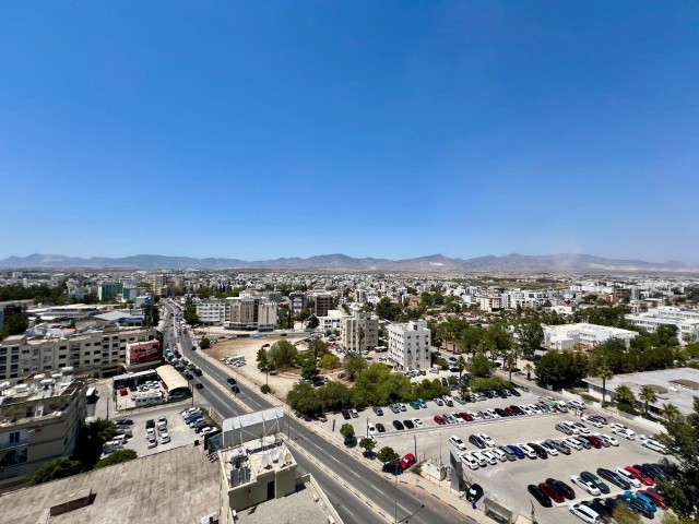 Lefkoşa’da merkezi konumda, business tower, resepsiyonlu, özel güvenlikli ve ÖZEL HAVUZLU kiralık PENTHOUSE