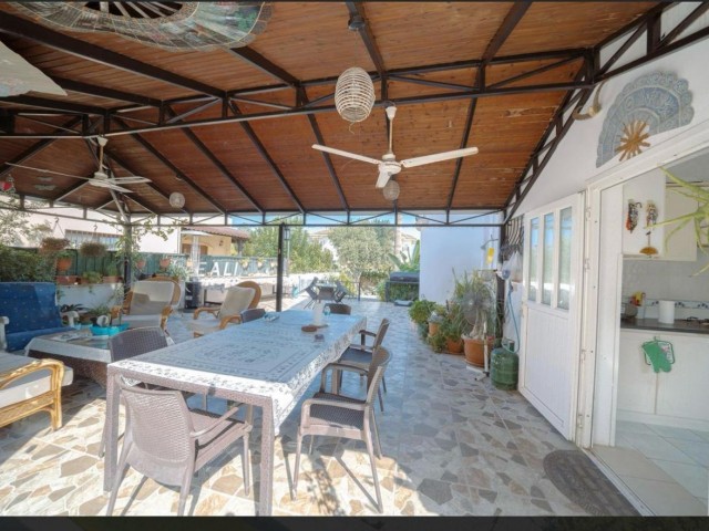 Zeytinlik bölgesinde 3+1 satılık villa