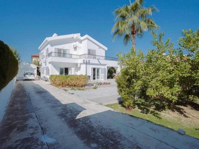 Zeytinlik bölgesinde 3+1 satılık villa