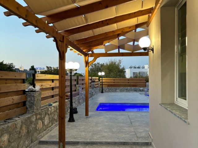 Alsancak bölgesinde 3+1 günlük kiralık villa