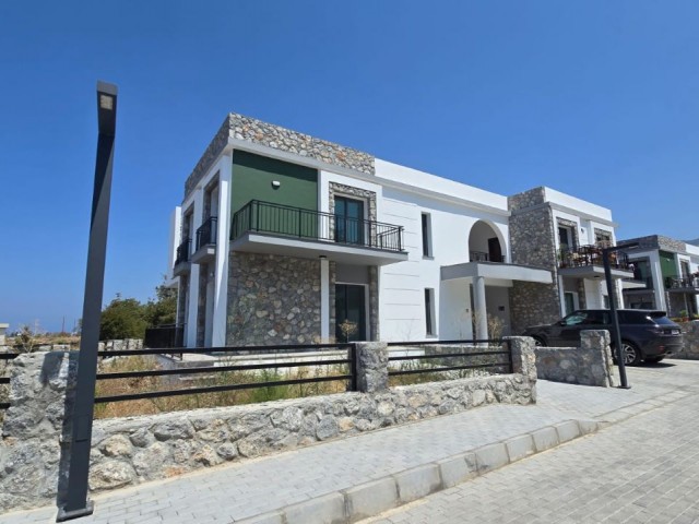 Girne Çatalköy'de satılık bahçeli daire