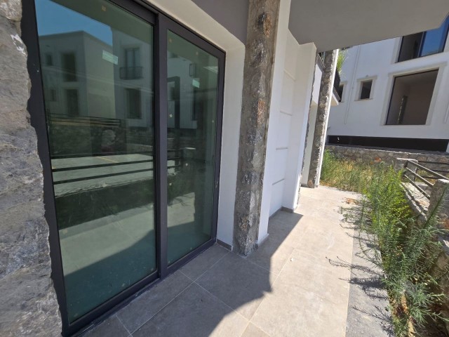 Girne Çatalköy'de satılık bahçeli daire