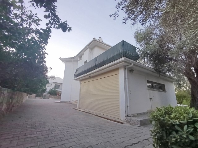Girne Karaoğlanoğlu Özel Havuzlu Full Eşyalı Kiralık 3+1 Villa