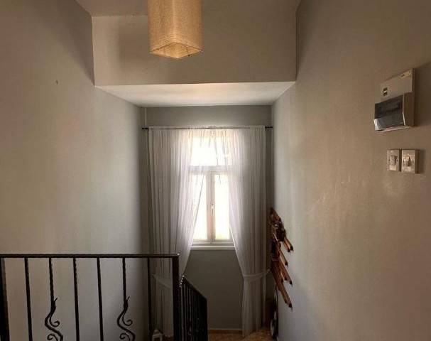 Girne Karaoğlanoğlu Satılık 3+1 Havuzlu Villa