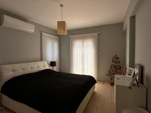 Girne Karaoğlanoğlu Satılık 3+1 Havuzlu Villa