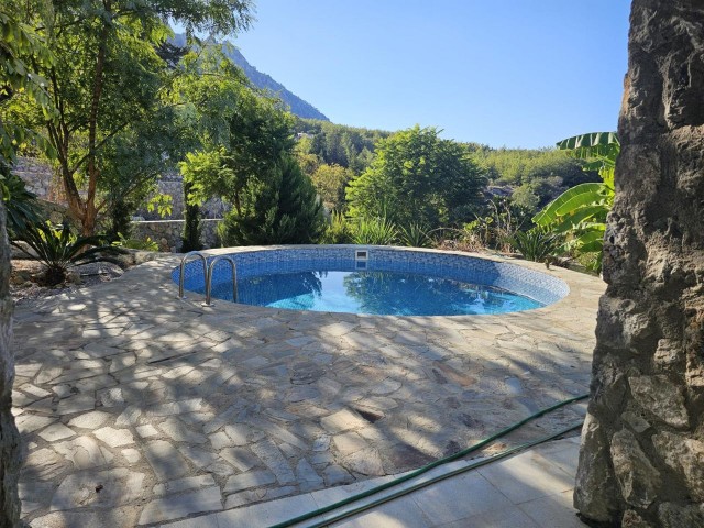 Fiyat Düştü! Girne Karmi'de Benzersiz Satılık 4+1 Özel Havuzlu Villa