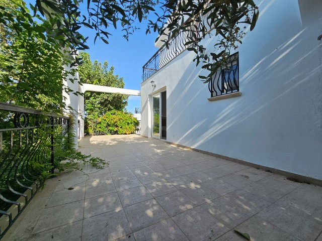 Girne Yeşiltepe'de Kiralık 3+1 Villa / Tüm Odalar En Suit