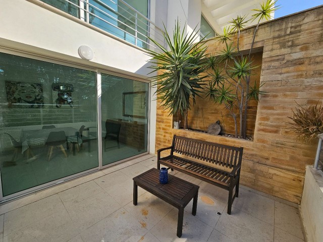 Girne Doğanköy Havuzlu Site İçerisinde Kiralık 3+1 Loft Penthouse