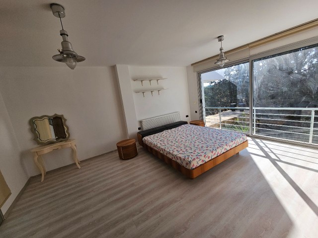 Girne Doğanköy Havuzlu Site İçerisinde Kiralık 3+1 Loft Penthouse