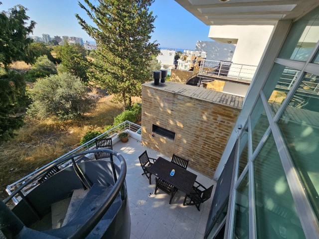 Girne Doğanköy Havuzlu Site İçerisinde Kiralık 3+1 Loft Penthouse