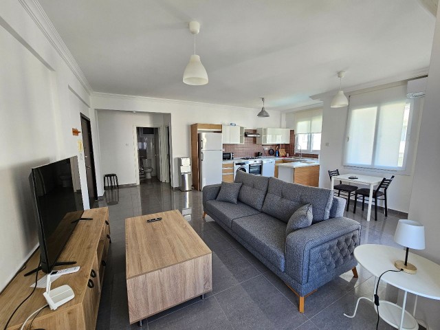 Girne Alsancak Havuzlu Sitede Kiralık Geniş Lüks 1+1 Daire