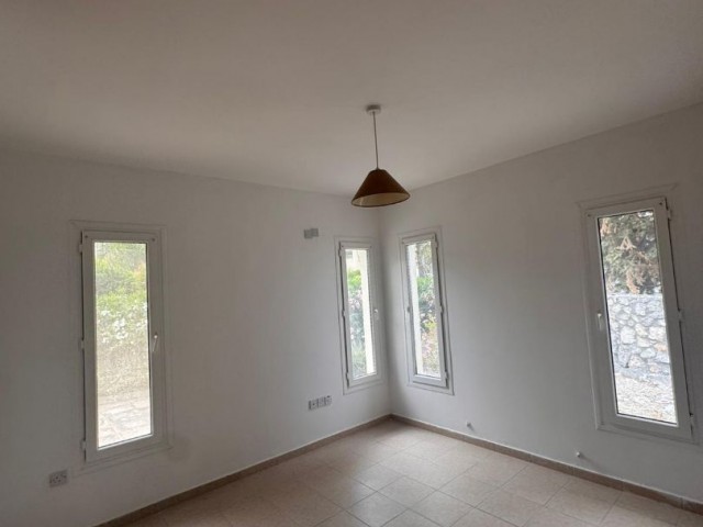 Karşıyaka'da uygun fiyata 4+1 satılık villa