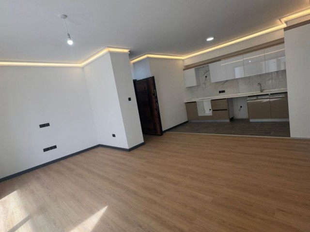 LAPTADA SİTE İÇERİSİNDE 2+1 SATILIK DAİRE 