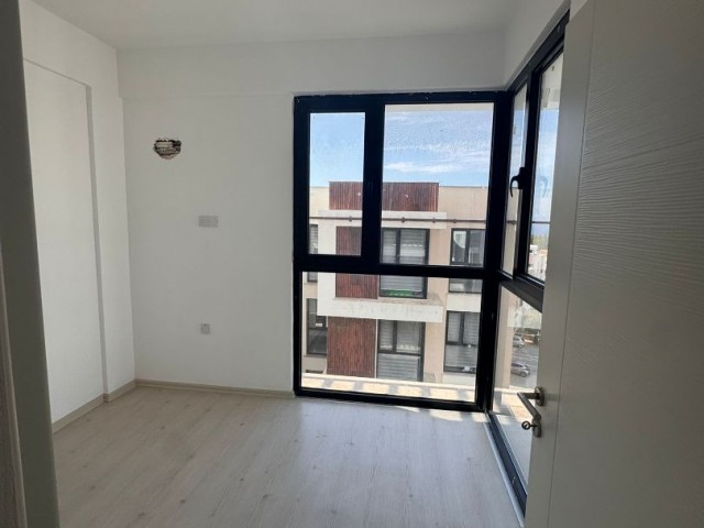 Muhteşem Deniz ve Dağ Manzarası GİRNE MERKEZDE SATILIK 3+1 