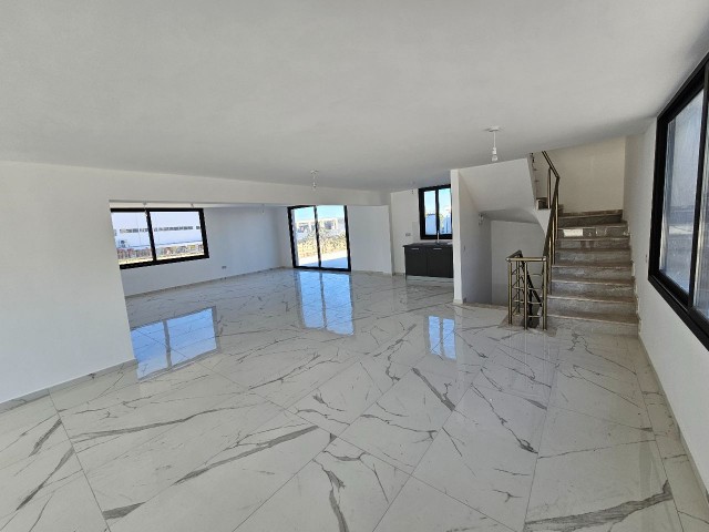 SATILIK ANA CADDE ÜZERİ DÜKKAN