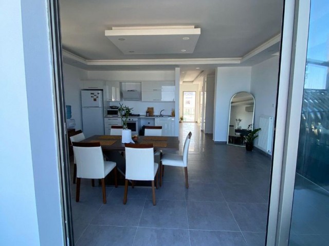 Girne Merkez'de Satılık Full Lüks Eşyalı 3+1 Penthouse - Fotoğraf 4