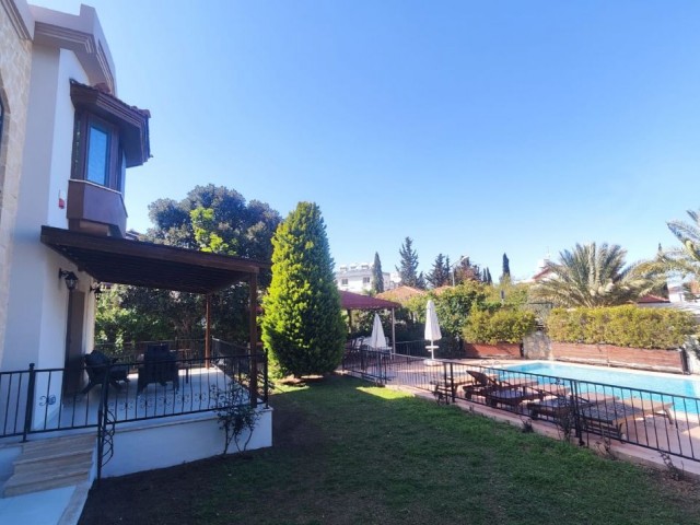 Girne Bella Pais Kiralık 4+1 Lüks Villa 