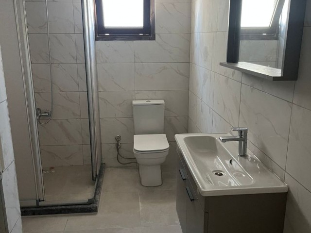 Girne Zeytinlik Bölgesi Kiralık 3+2Daire 