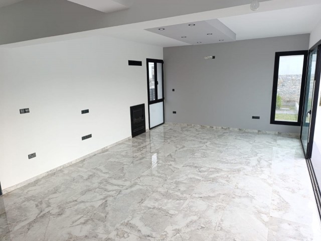 GIRNE LAPTA 3+1 SATILIK OZEL HAVUZLU VILLA