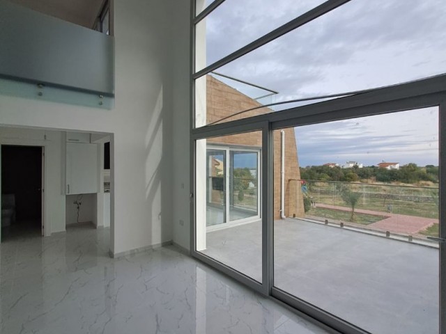 GIRNE ALSANCAKTA SATILIK 2+1 LOFT DAIRE