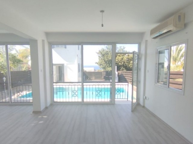 Girne Lapta'da 4+1 ve 1+1 iki ayrı ev 