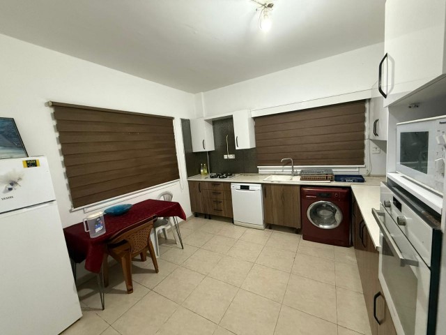 Taşkınköy'de Kiralık Eşyasız 3+1 Daire – Yıllık Ödeme 