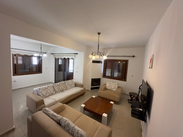 Küçük Kaymaklı’da Bayan Öğrenci’ye Kiralık Fırsat 3+1 Dairemiz