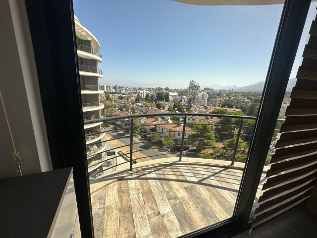 Girne merkezde satılık 1+1 lüks Daire