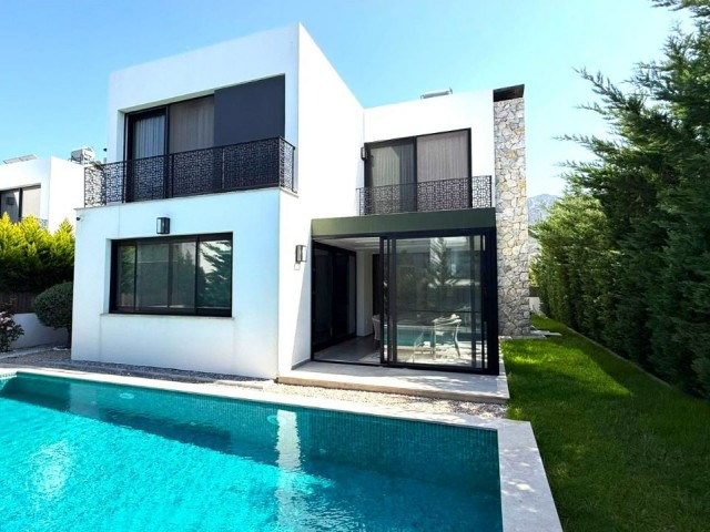 Girne Zeytinlik'te 4+1 kiralık lüks villa 