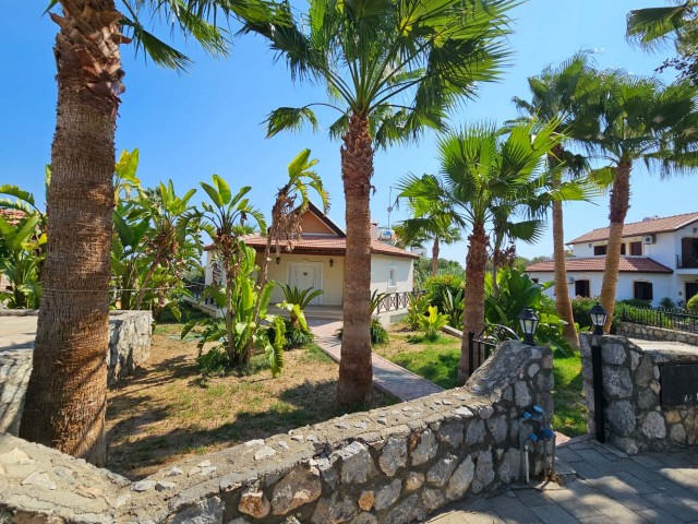 Girne Alsancak’ta 5+2 günlük kiralık özel havuzlu villa 