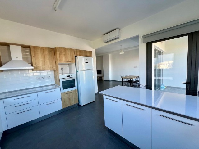 Girne merkezde kiralık deniz manzaralı yeni 2+1 daire