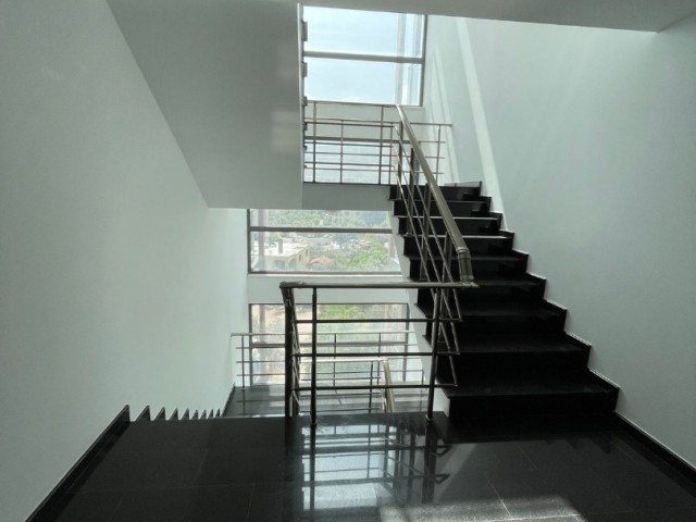 Girne merkezde kiralık 2+1 lüx daire 