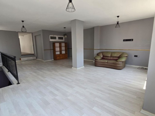 Girne Merkezde Kiralık Dükkan 