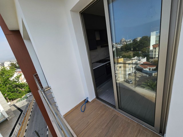 Girne Türk Mahallesinde Satılık 3+1 Penthouse ve 1+1 Daire Tek Tapu