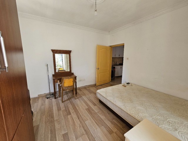 Girne Merkez Kiralık 3+1 Eşyalı Daire 