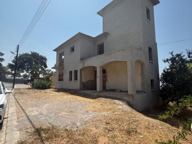 Girne/Esentepe'de 516m2  satılık yarım inşaat 