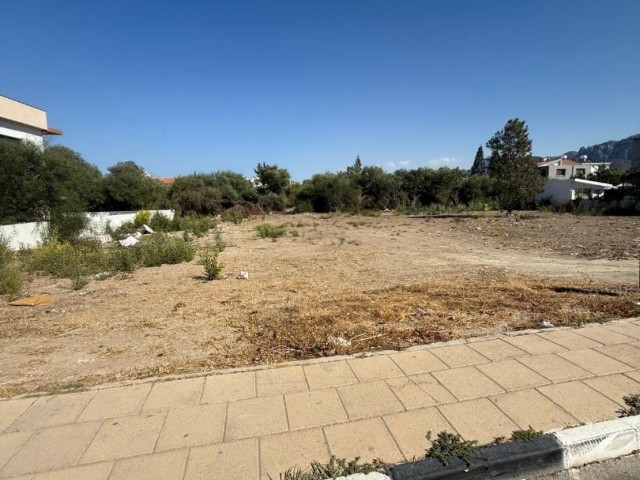 Girne/Karaoğlanoğlunda satılık 1459m2 arsa 