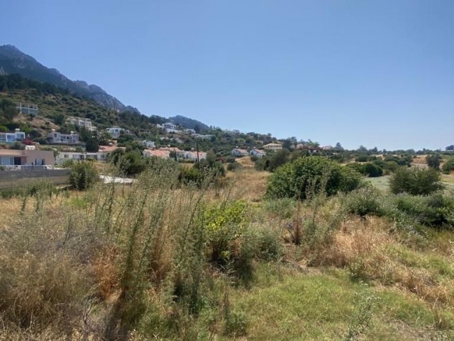 Girne/Karşıyaka'da satılık 15 dönüm 2 evlek arazi